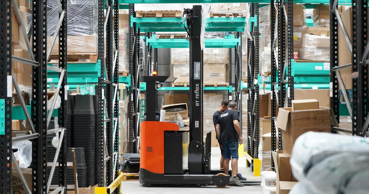 India’s Quick Commerce Market Shifts as Flipkart and Amazon Escalate Dark Store Arms Race
