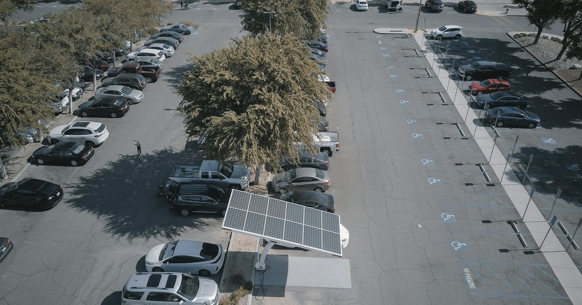 NHTSA Closes Tesla ‘Actually Smart Summon’ Probe: Low-Speed Crashes Deemed Minor, No Injuries